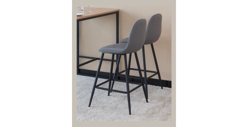 Ensemble table haute (mange debout, bar) + 4 chaises hautes MENTON. Un espace repas pratique et design.