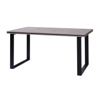 Table pour salle à manger MALAGA 180 cm - Plateau effet chêne wellington et pieds en métal noir.