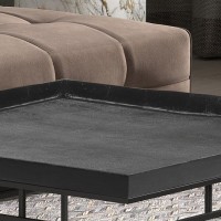 Table basse carrée en métal style industriel collection MILLER. Coloris noir.