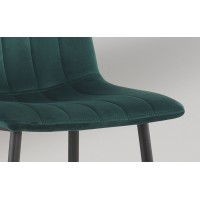 Chaise BRUCE Velours Vert, dimensions: H86 x L45 x P55 cm, idéal pour une salle à manger design et moderne