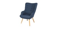 Fauteuil de salon en tissu bleu denim avec pieds en bois collection ENJOY. Style scandinave